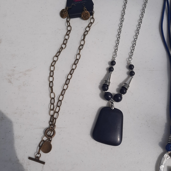 Bundle of Paparazzi jewelry - Picture 5 of 6